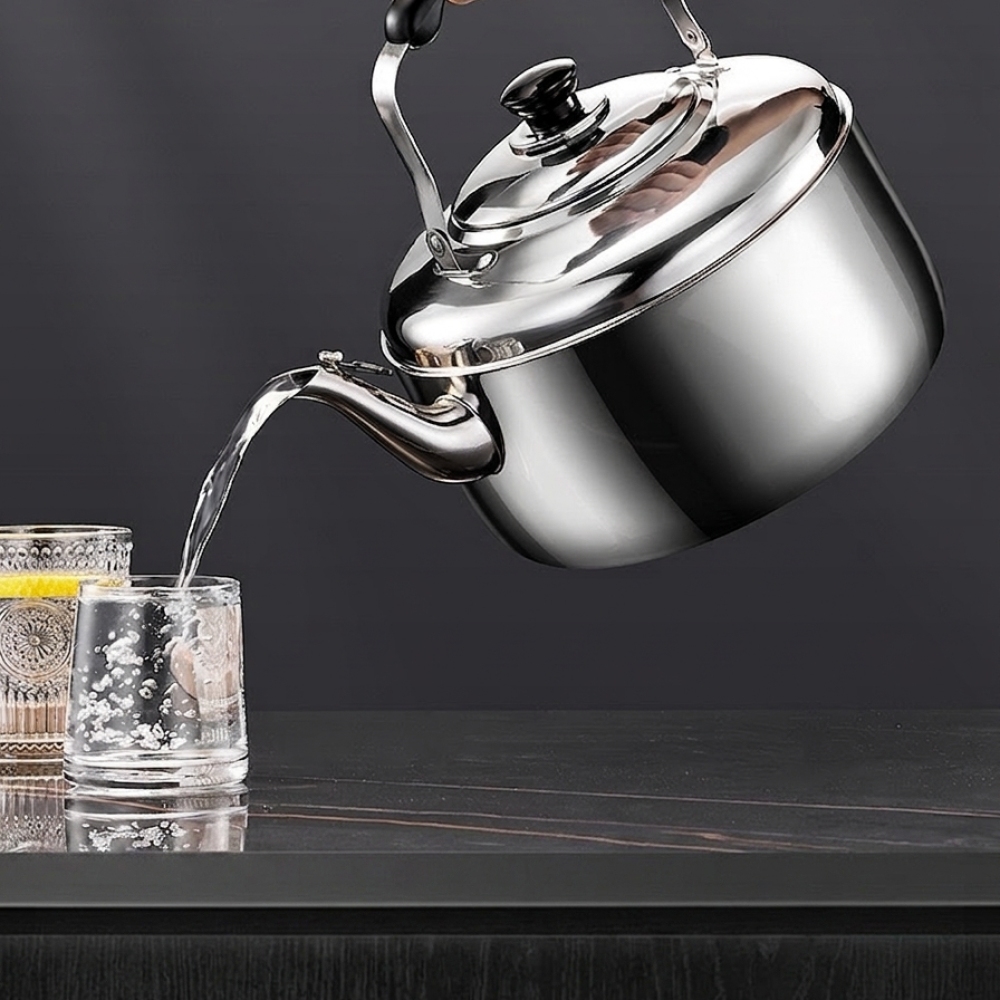 Bouilloire à thé sifflante de  - Camping Cooking Vessel avis et prix