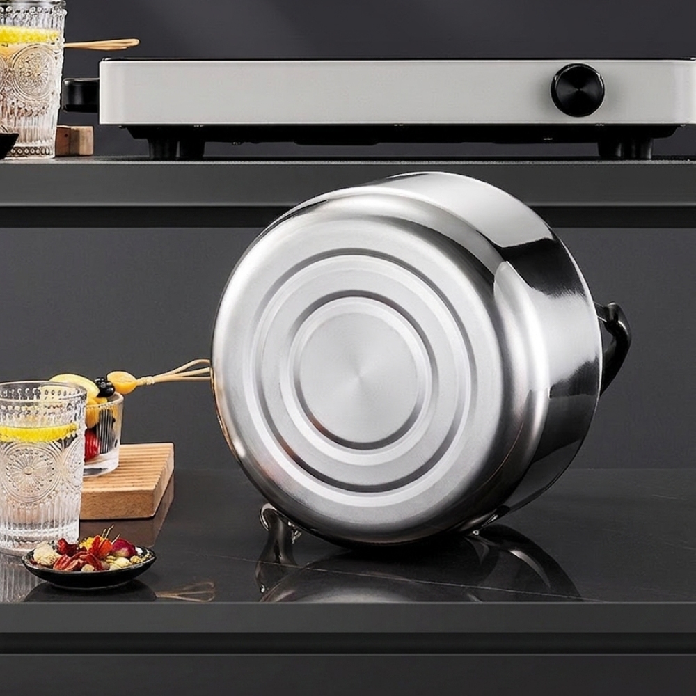 Bouilloire à thé sifflante de  - Camping Cooking Vessel avis et prix